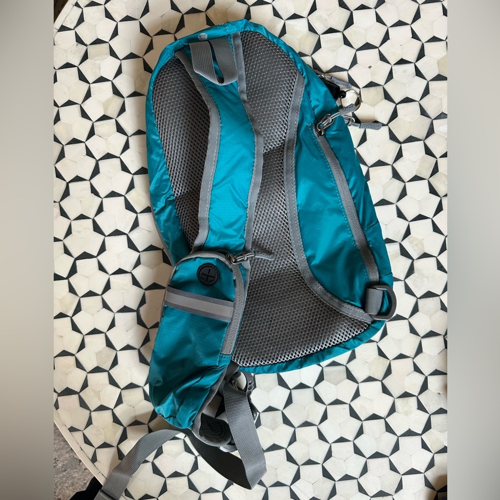 G4FREE | Teal Sling Unisex Bag with Padded Strap | Reversible Sides | Brand New - Picture 9 of 10